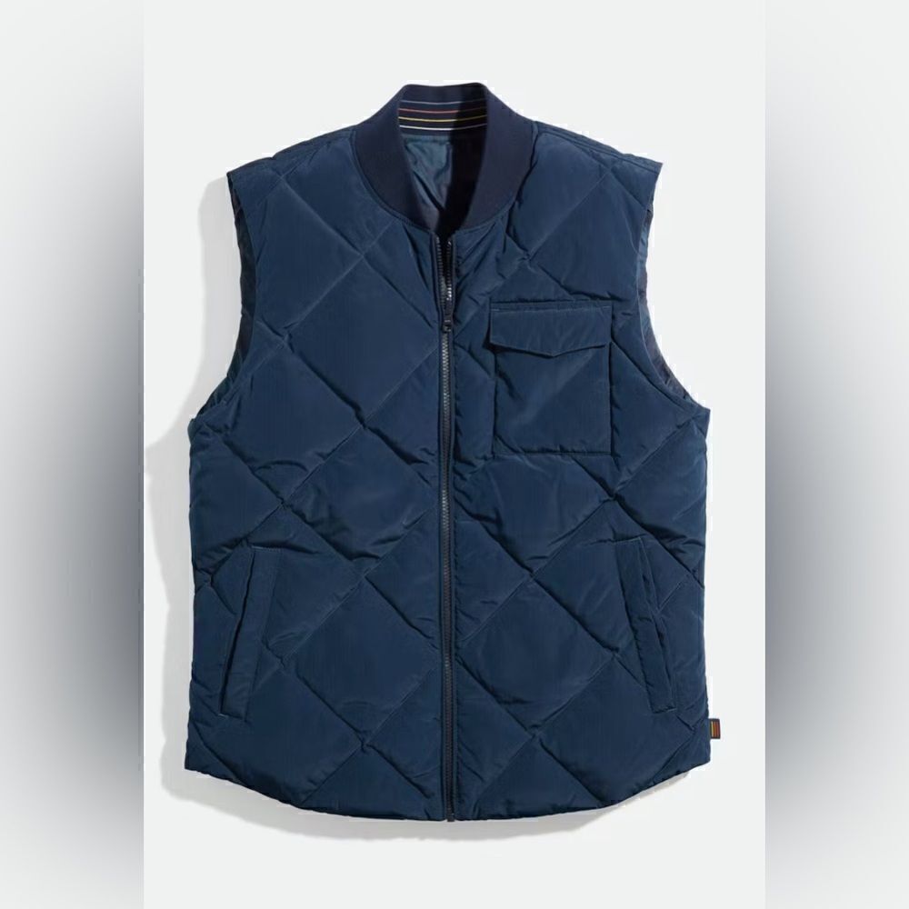 MARINE LAYER Light Weight Reversible Puffer Vest in Sky Captain NWT. Small